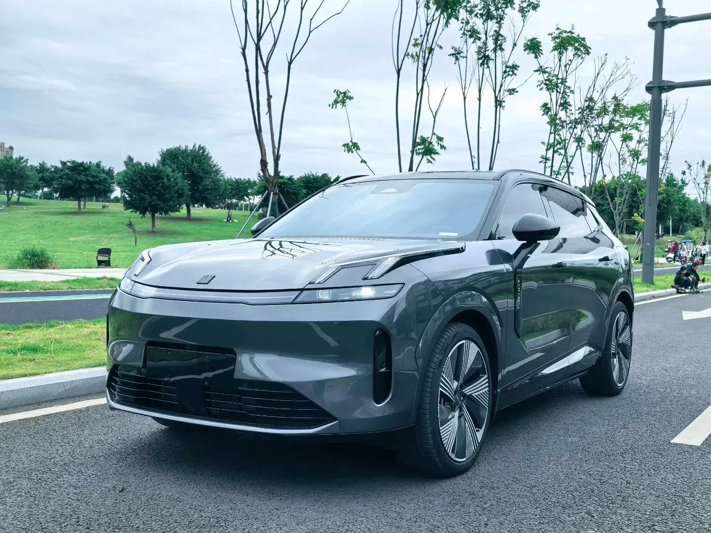 2023 LYNK&CO 08 view 1