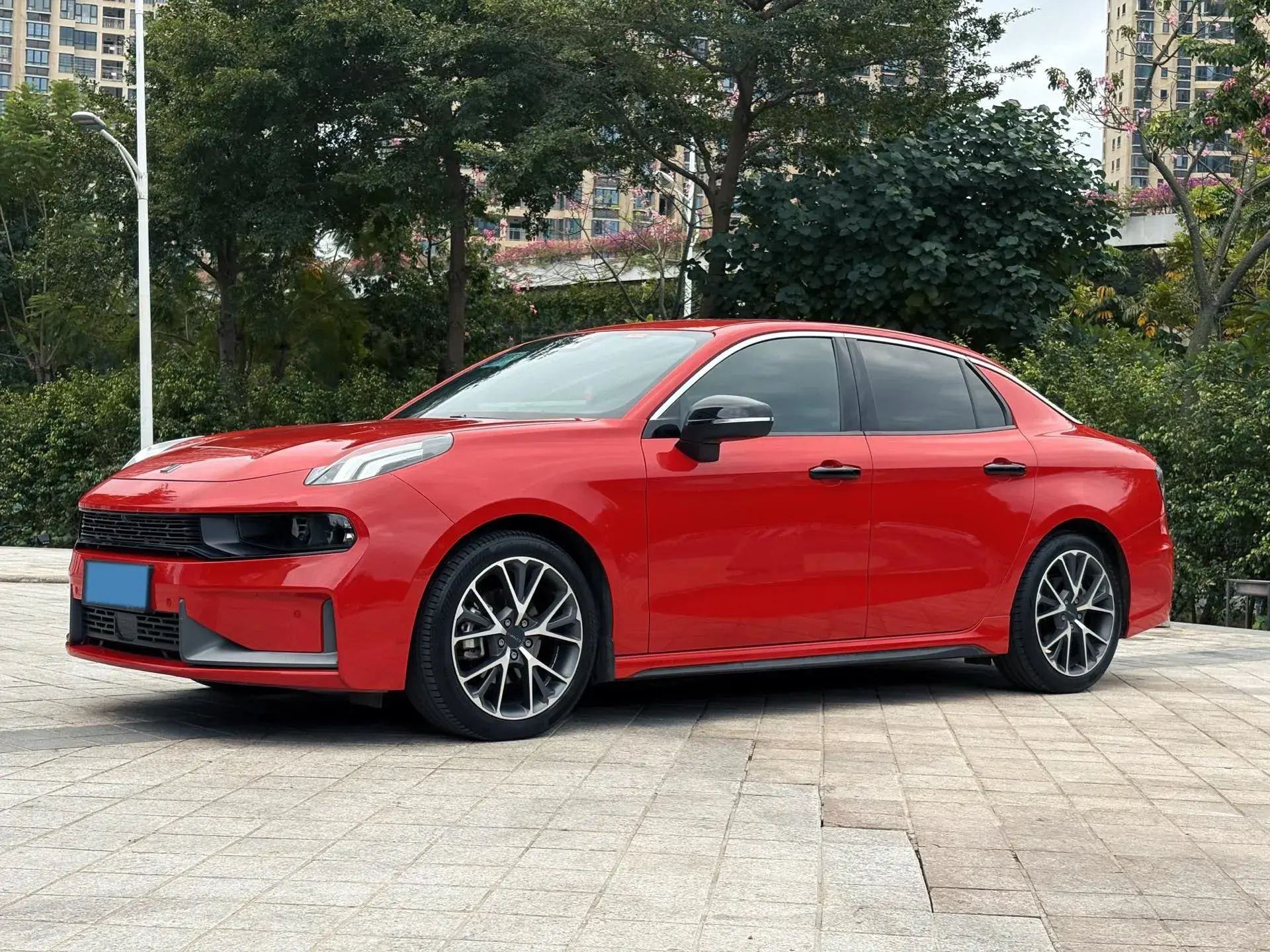 2022 LYNK&CO 03 view 1