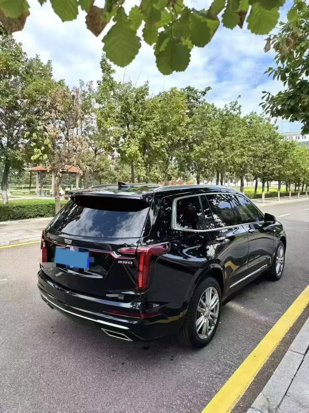 2021 CADILLAC XT6 thumbnail 4