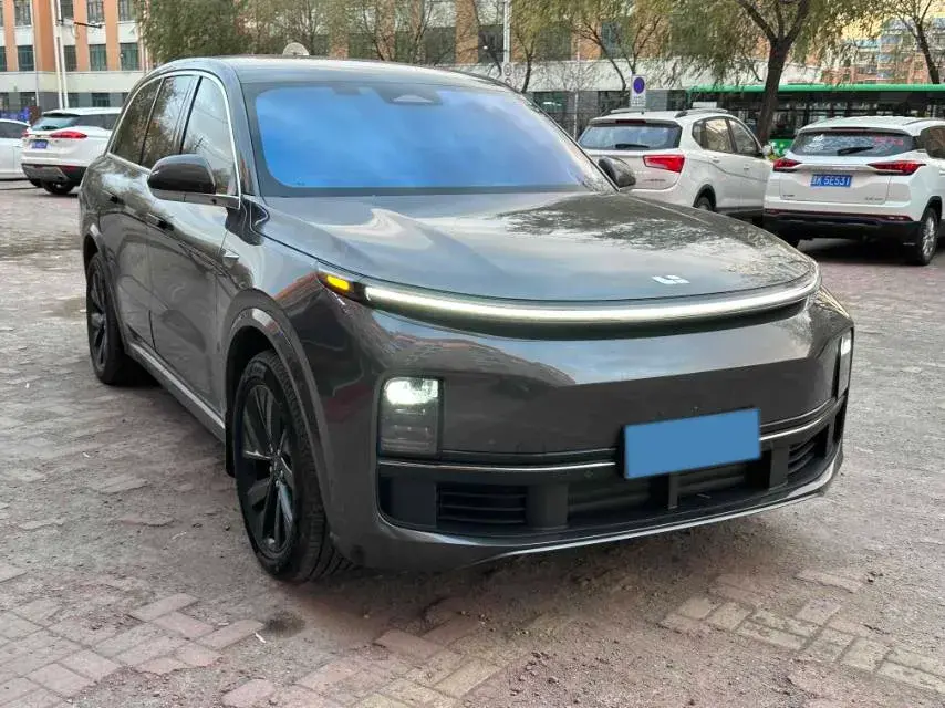 2023 LI L8 thumbnail 2