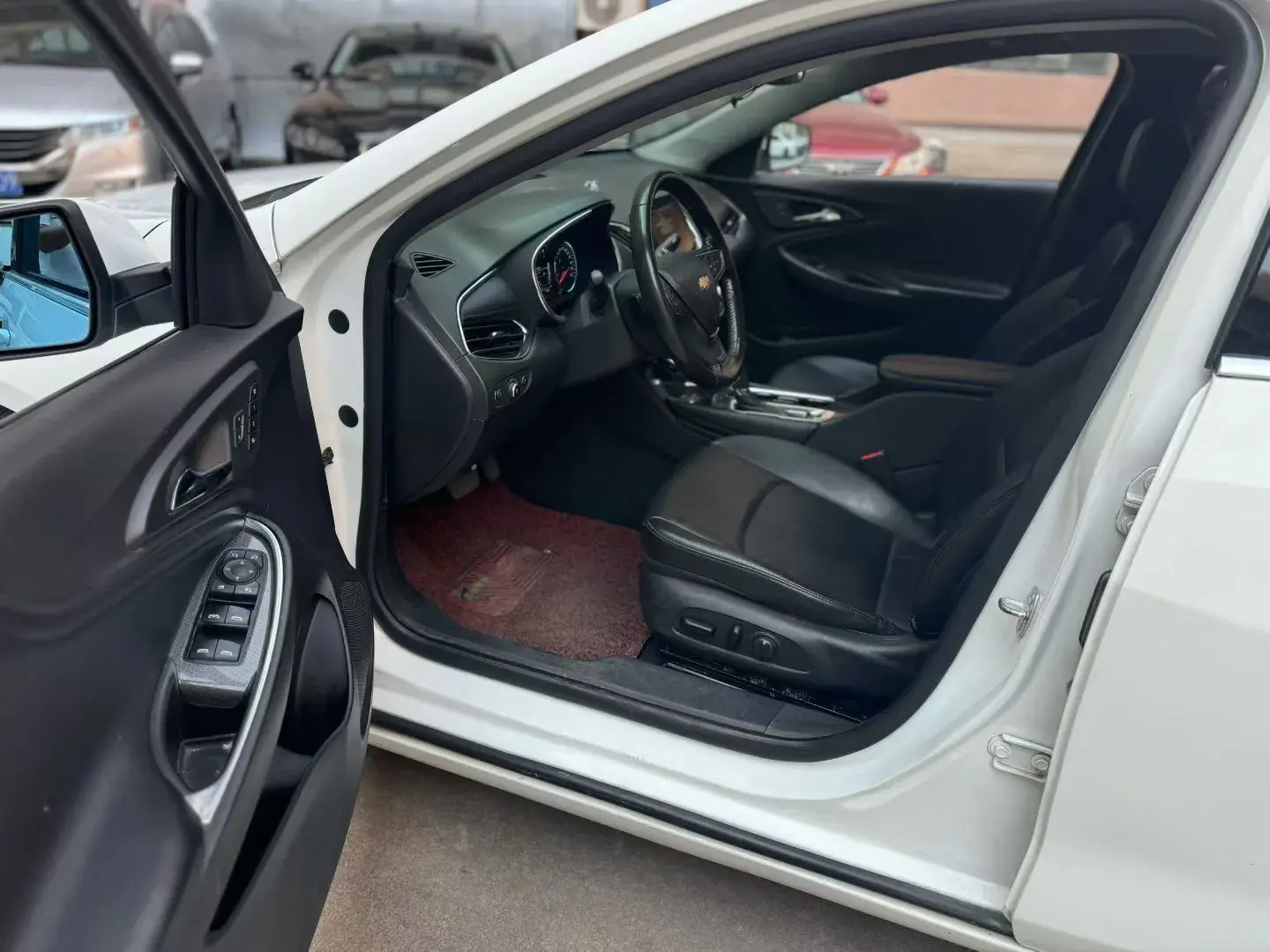 2018 CHEVROLET MALIBU thumbnail 4