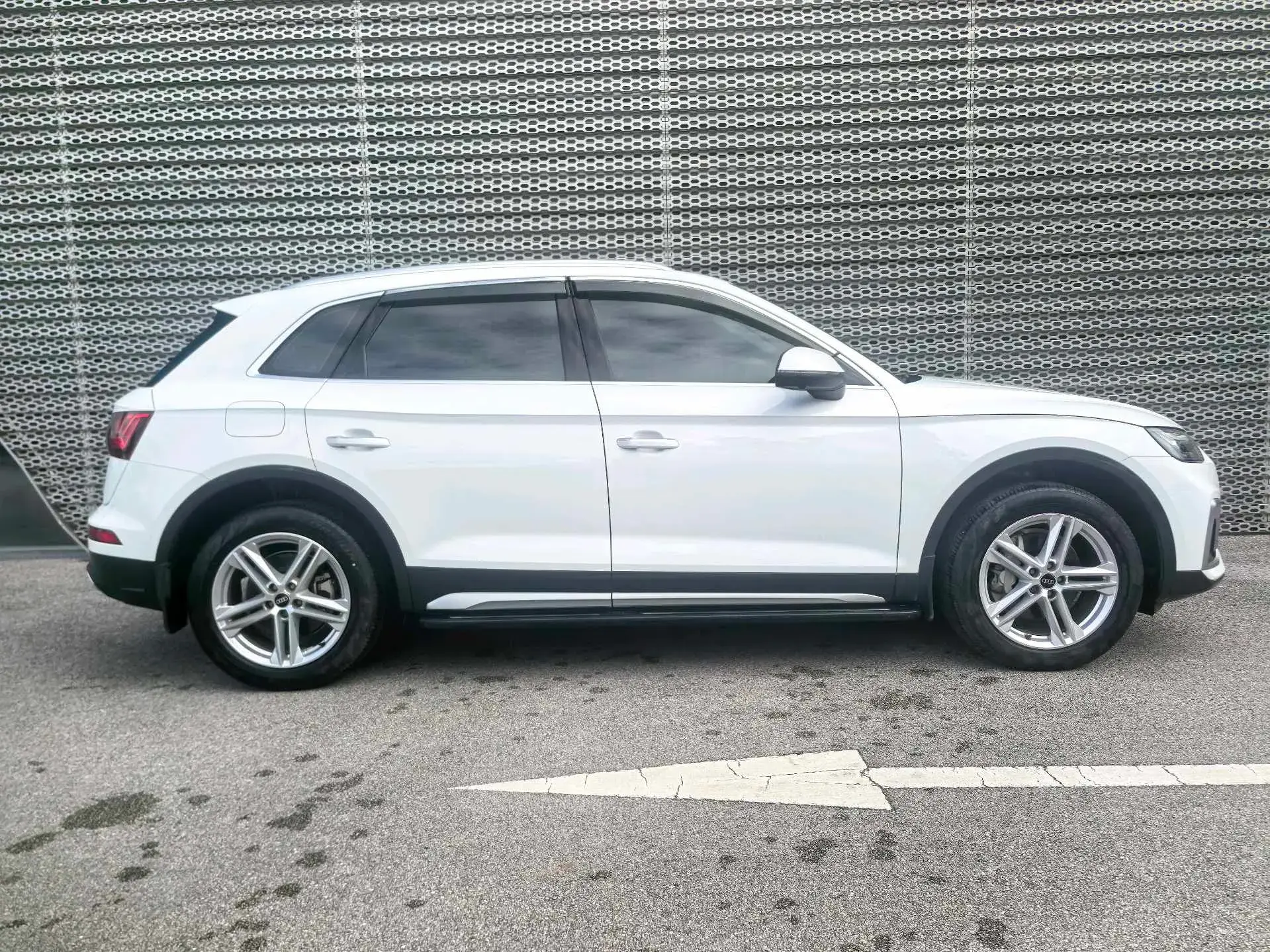 2023 AUDI Q5L thumbnail 3