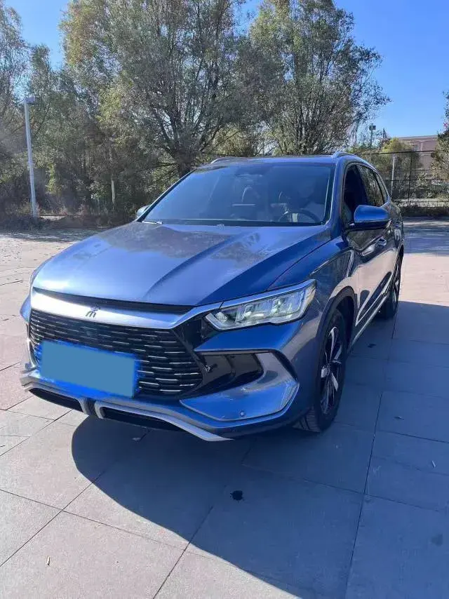 2023 BYD SONG view 1