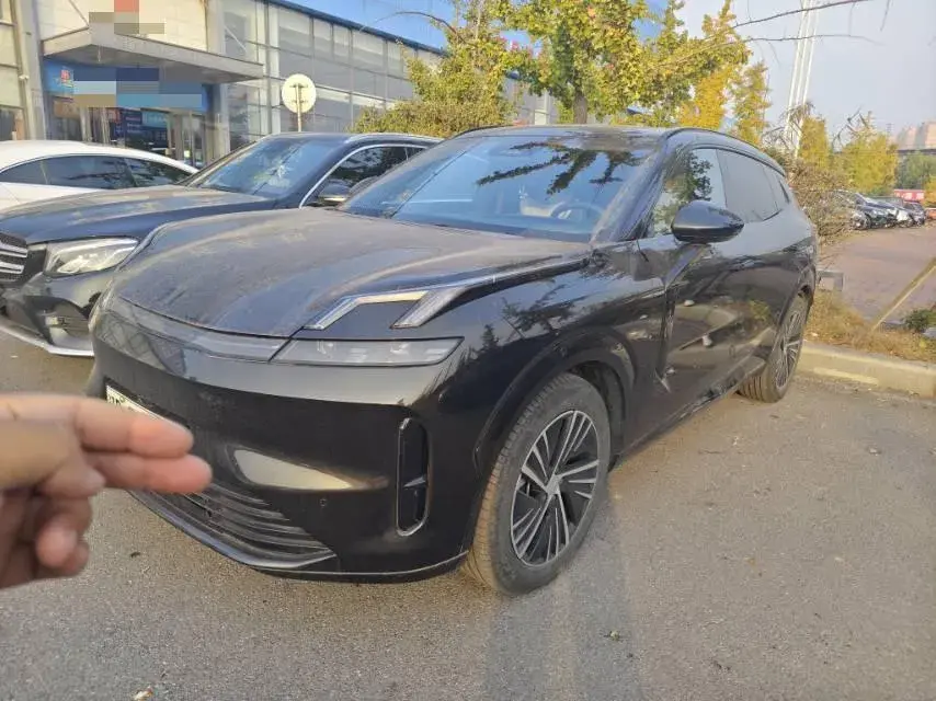 2023 LYNK&CO 08 view 1