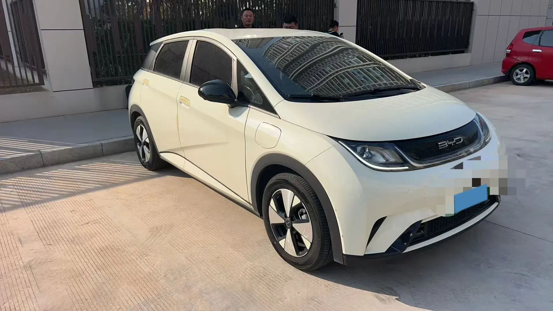 2023 BYD DOLPHIN thumbnail 3