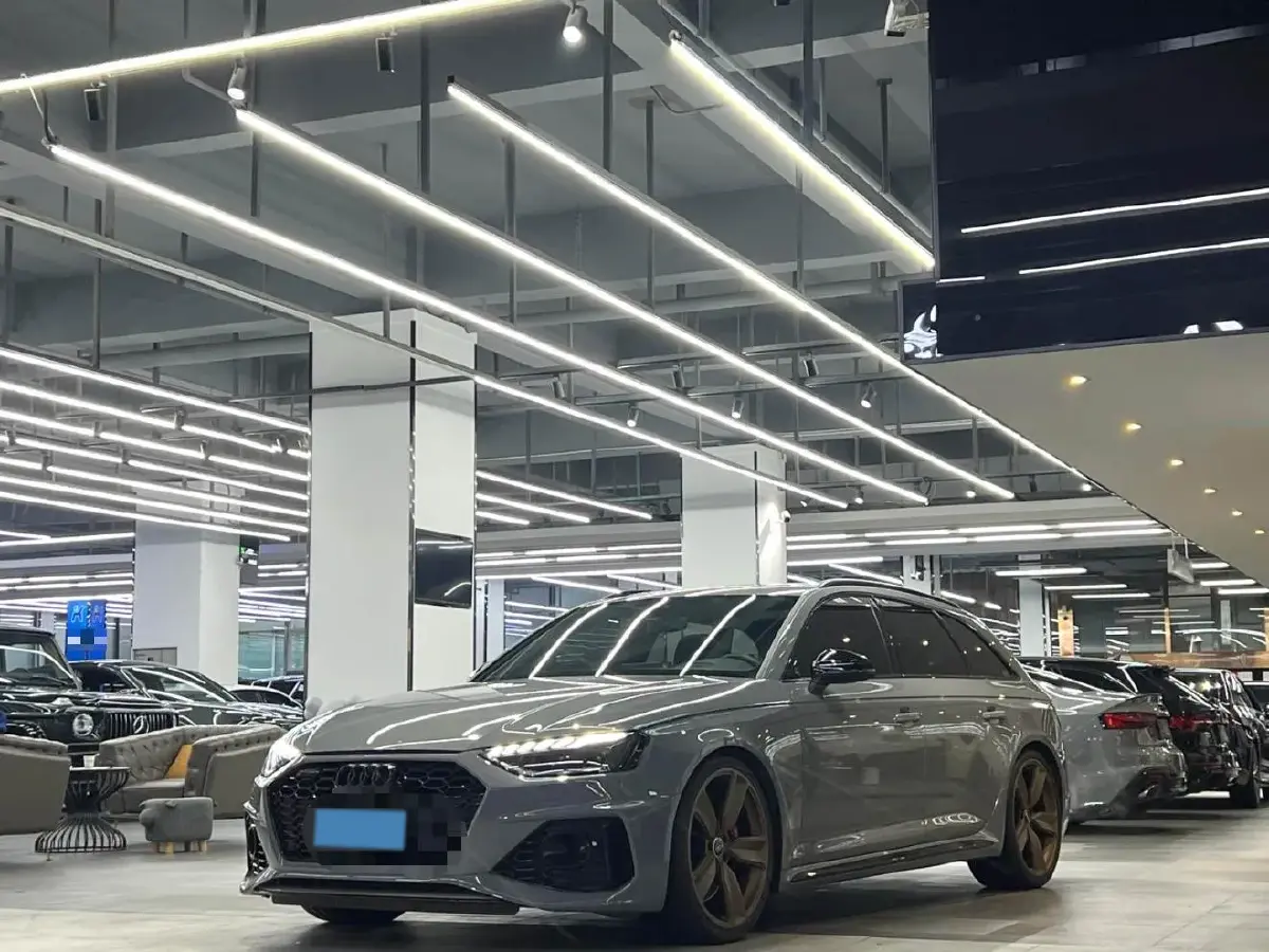 2021 Audi RS 4 2.9T 450HP V6 8AT