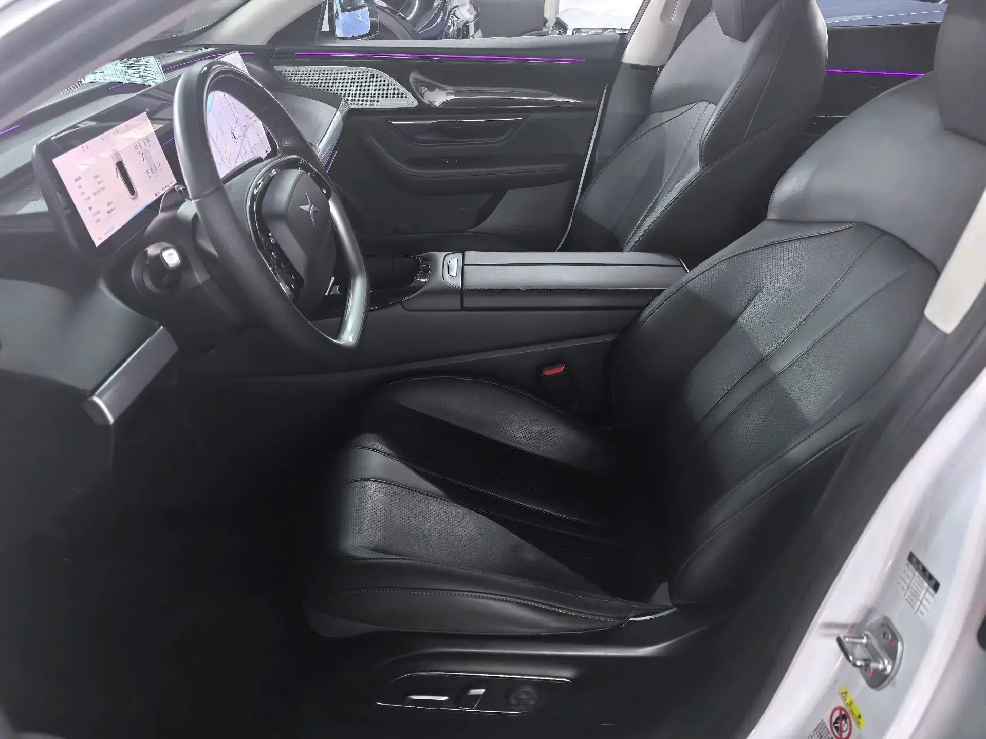 2020 XPENG P7 thumbnail 4