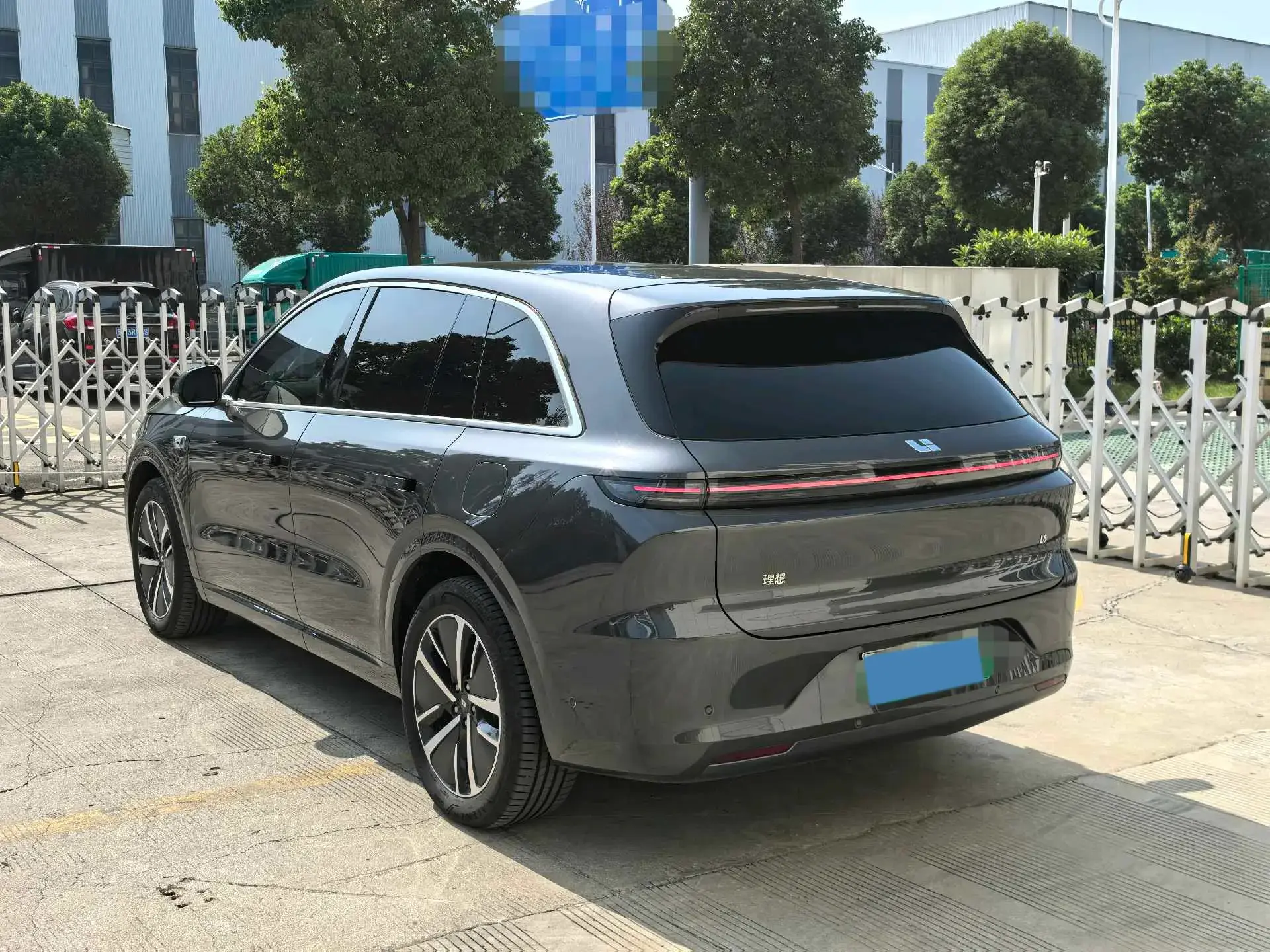 2024 LI L6 thumbnail 4