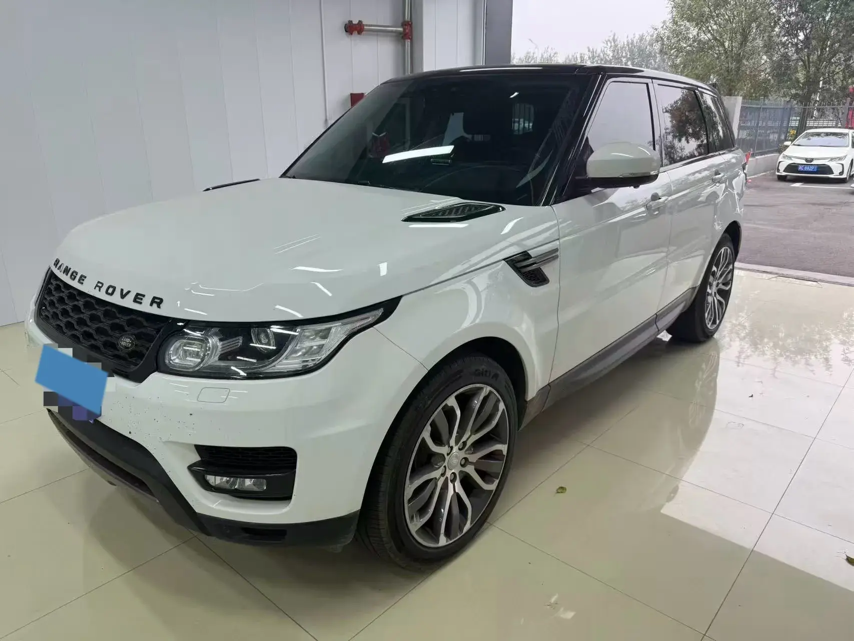 2014 LAND ROVER view 1