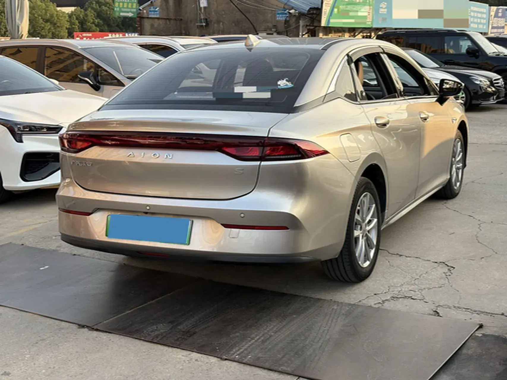 2023 AION S thumbnail 3