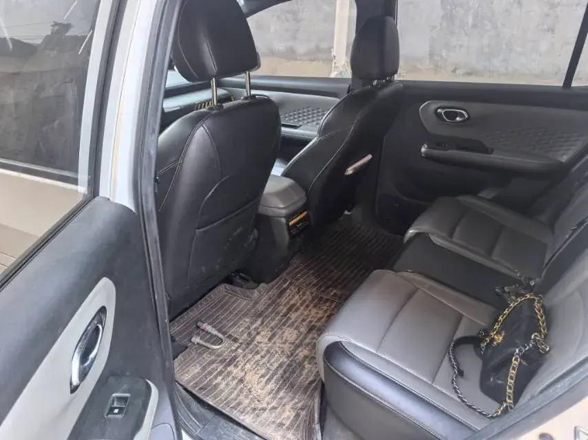 2022 AION Y thumbnail 4