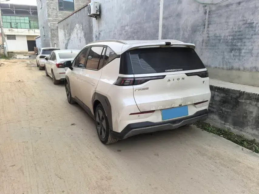 2022 AION Y thumbnail 2