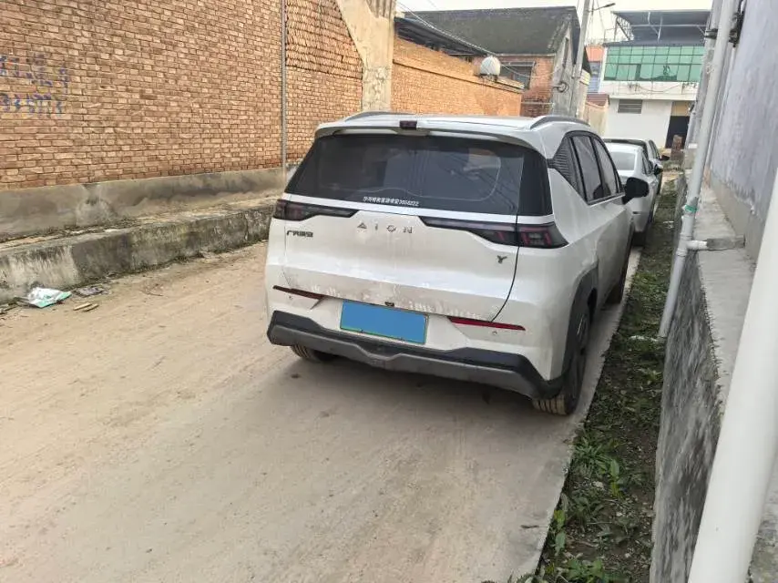 2022 AION Y thumbnail 3