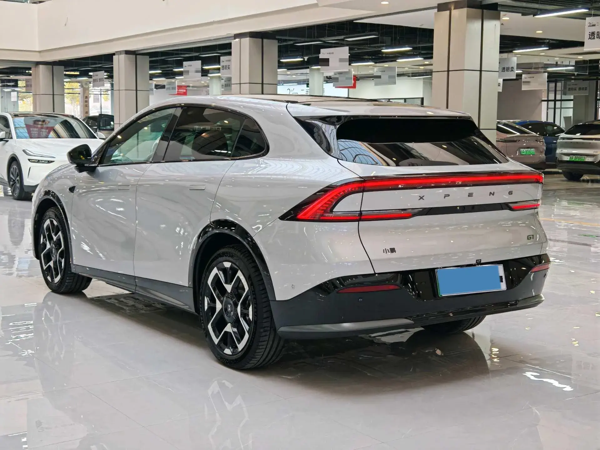 2025 XPENG G7 thumbnail 4