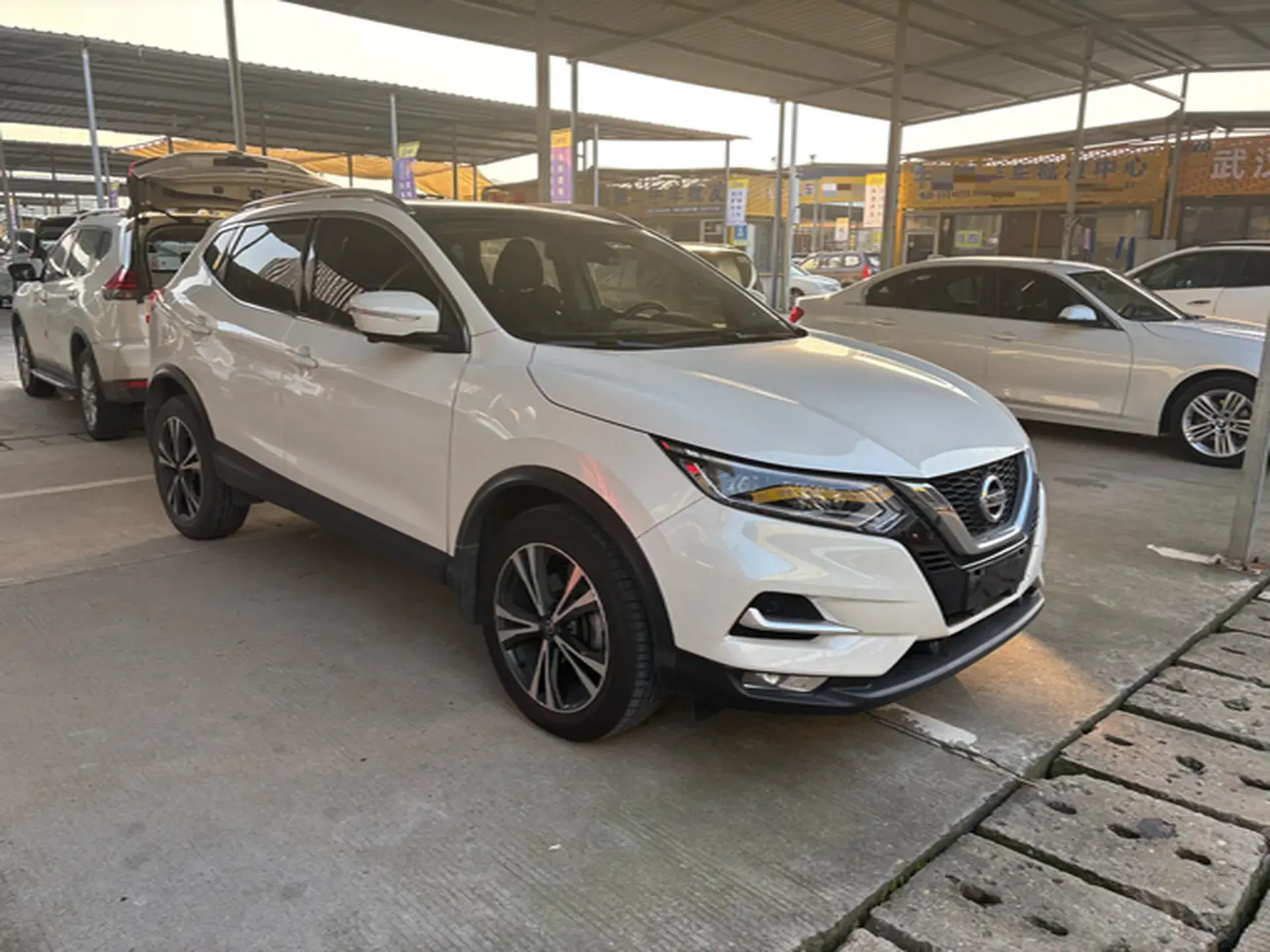 2022 NISSAN QASHQAI thumbnail 3