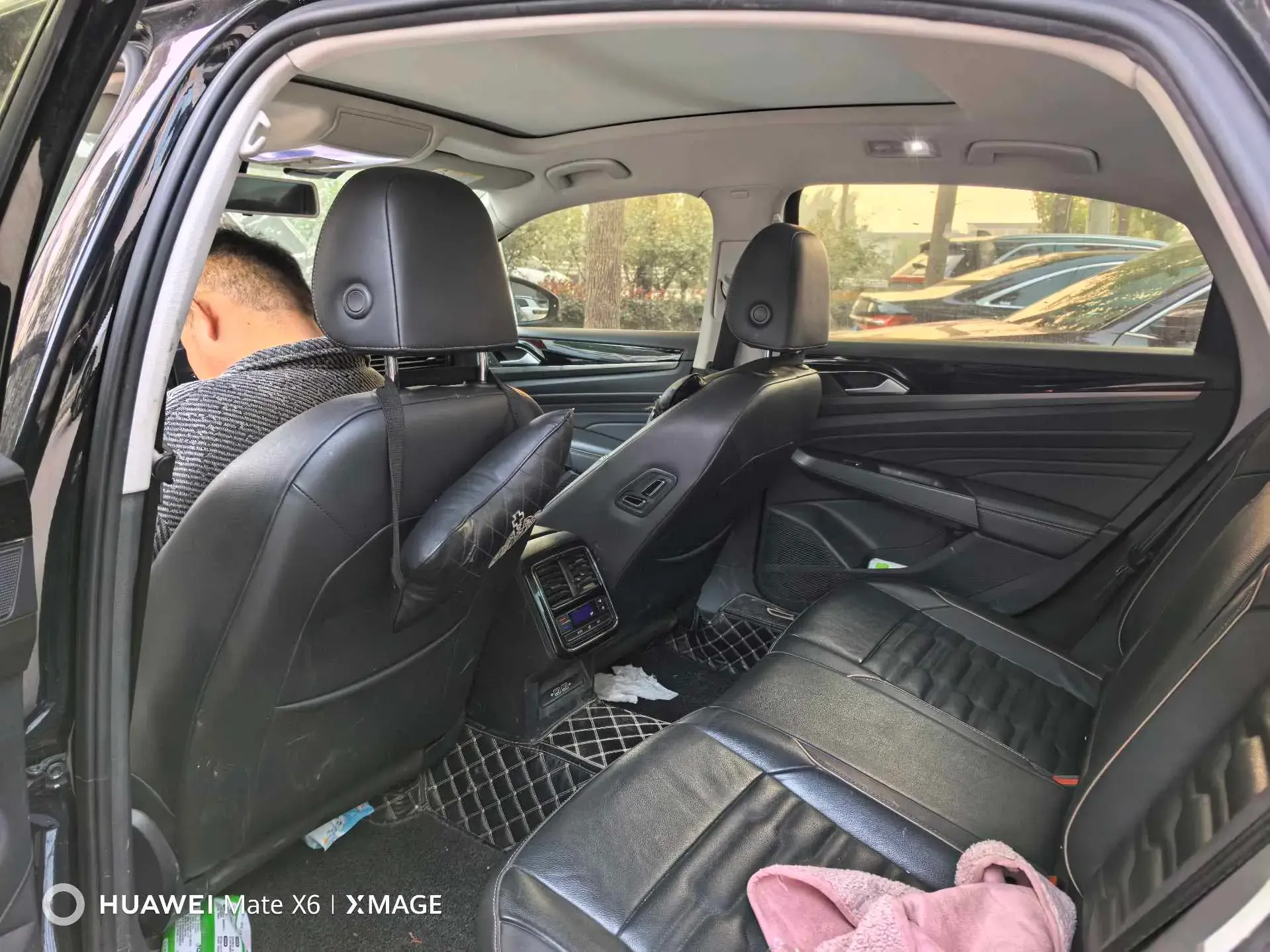 2019 VOLKSWAGEN PASSAT thumbnail 4