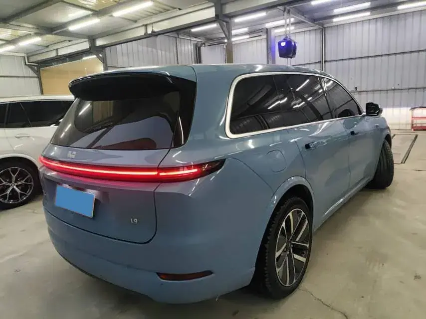 2022 LI L9 thumbnail 2