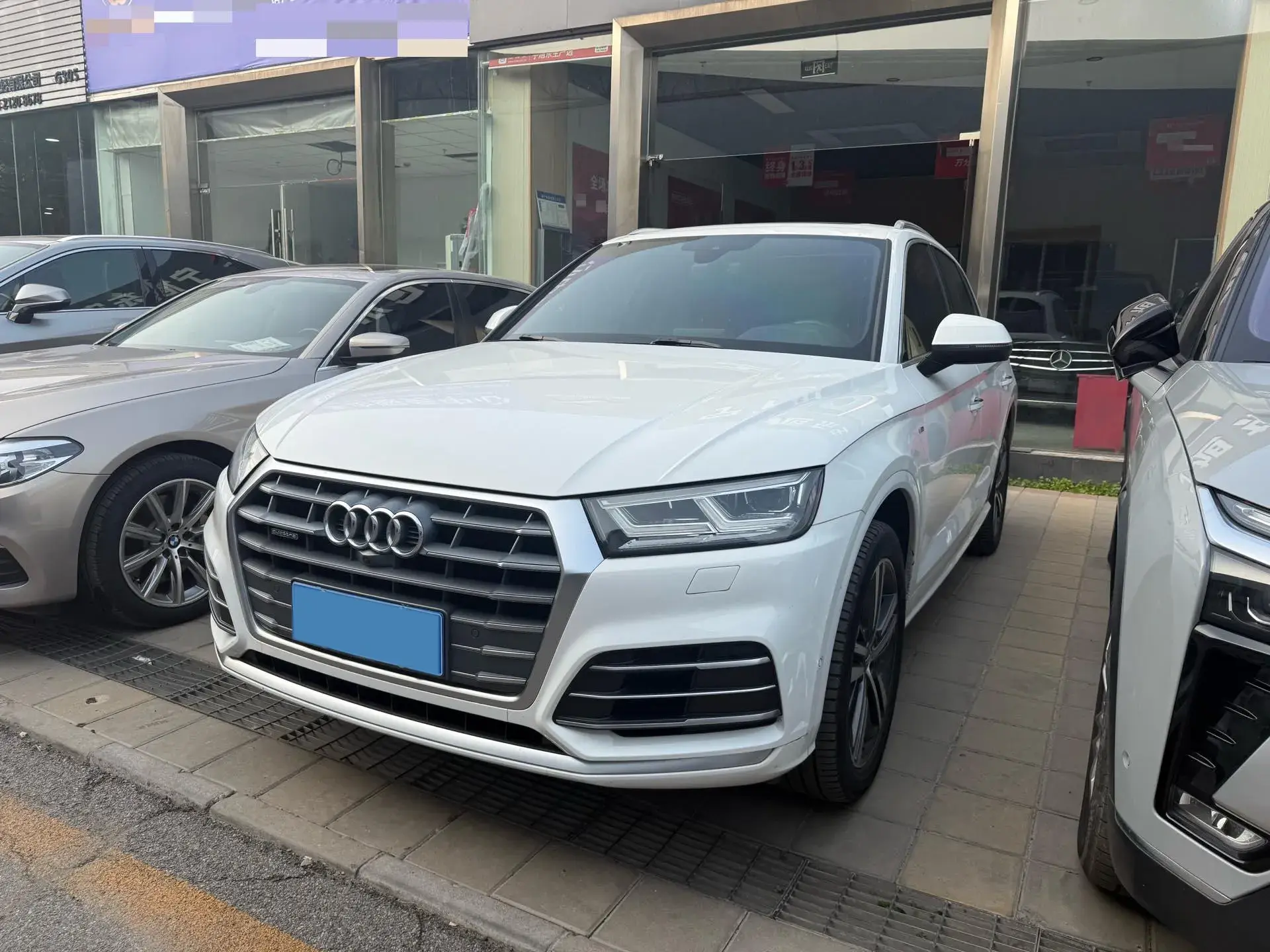 2020 AUDI Q5L view 1