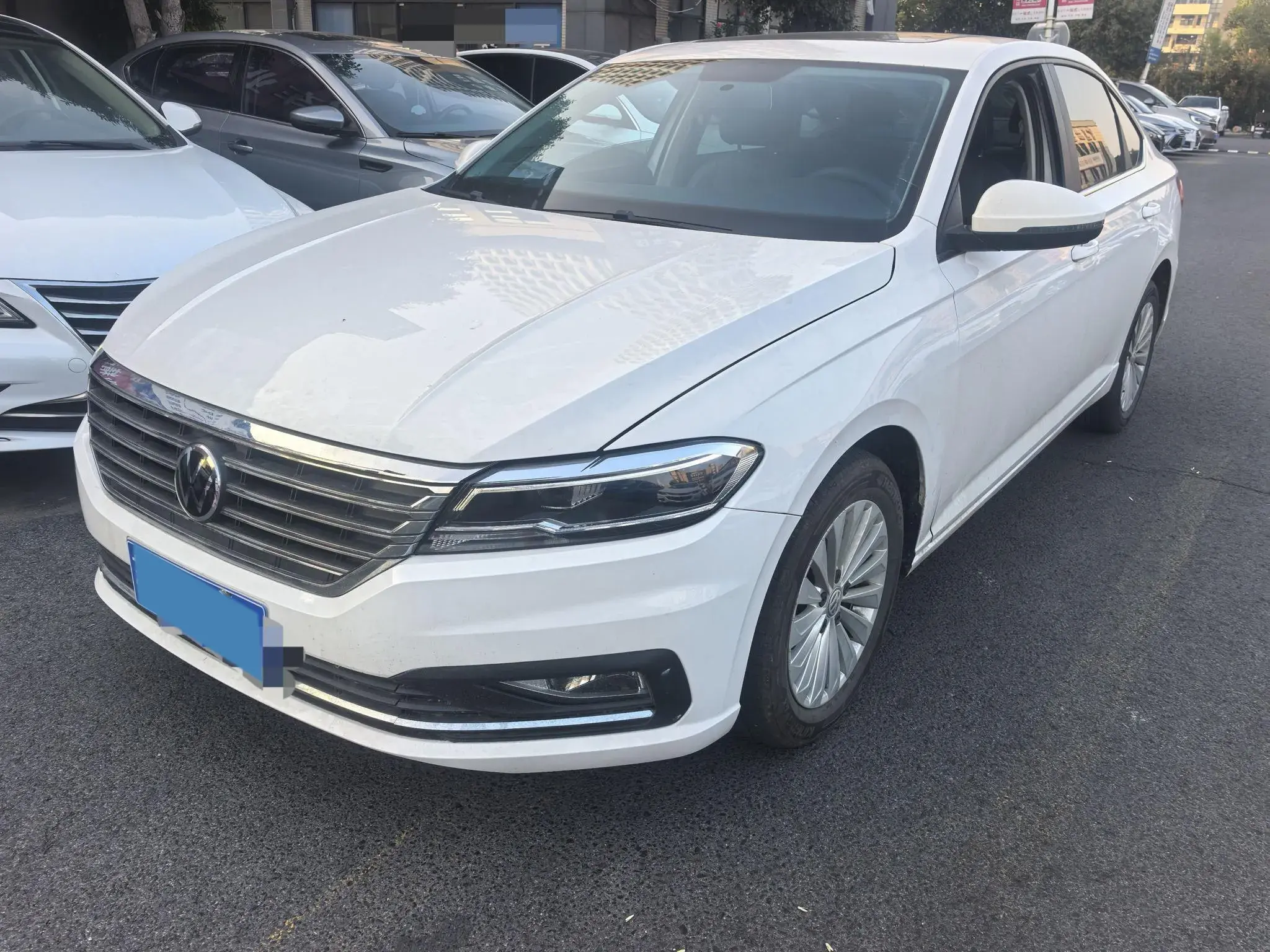 2018 VOLKSWAGEN LAVIDA view 1