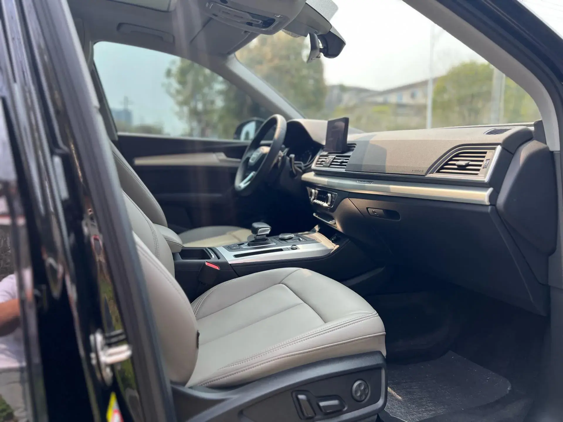 2020 AUDI Q5L thumbnail 4