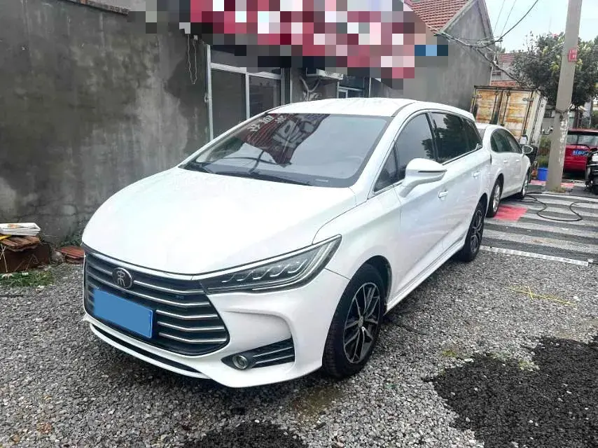 2017 BYD SONG view 1