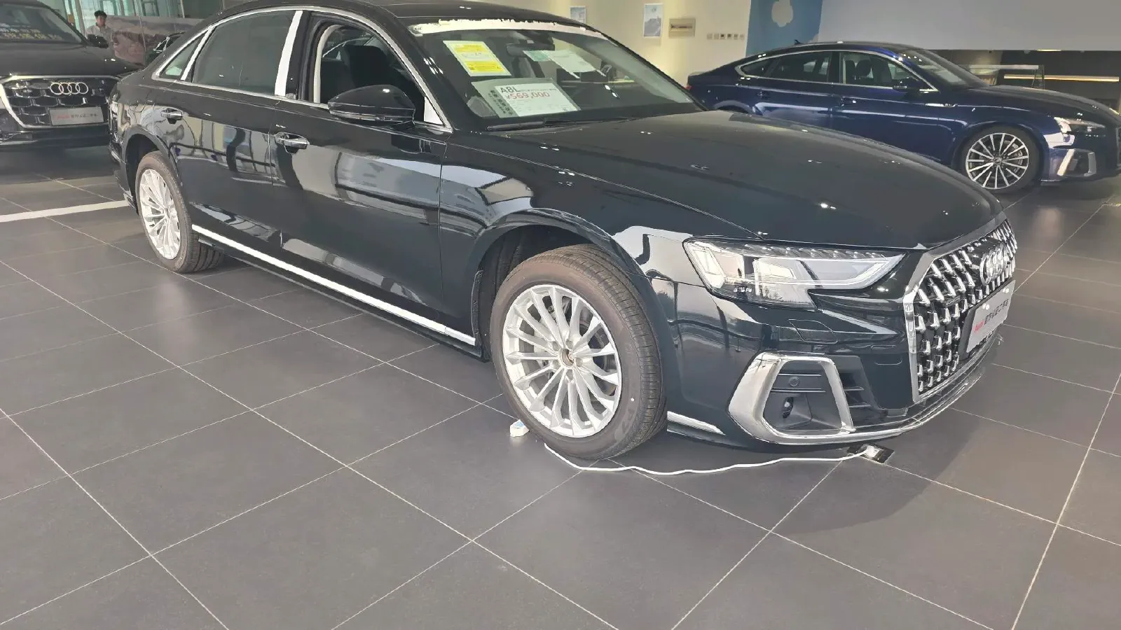 2024 Audi A8 2.0T 265HP L4 8AT,autocango,china used car exporter,china ev exporter,chinese used car exporter,chinese used ev exporter