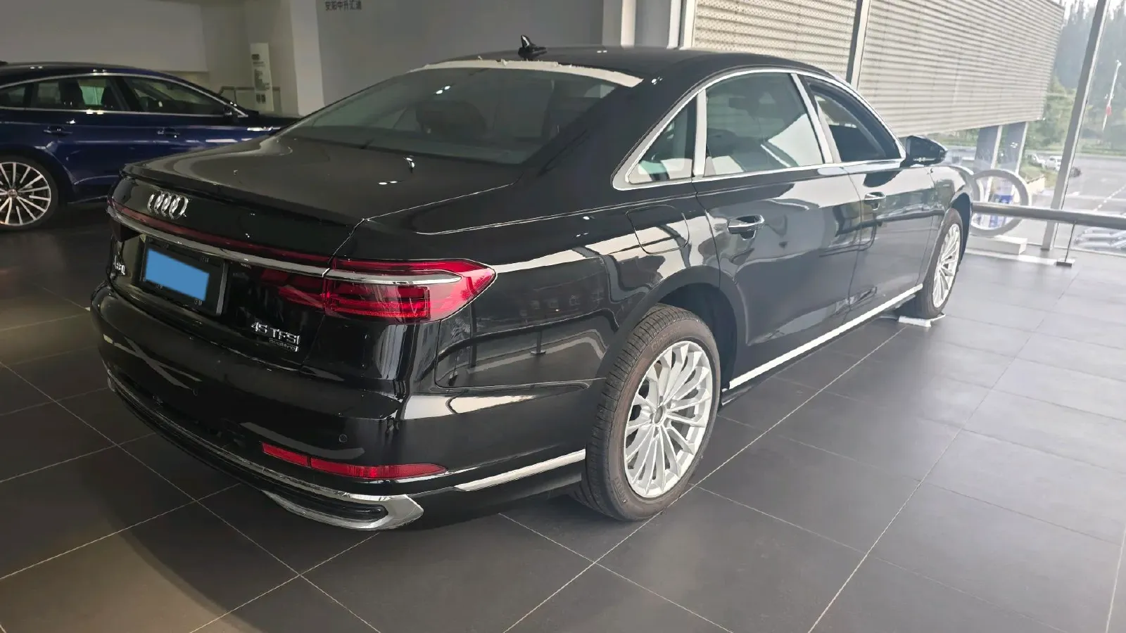 2024 Audi A8 2.0T 265HP L4 8AT,autocango,china used car exporter,china ev exporter,chinese used car exporter,chinese used ev exporter