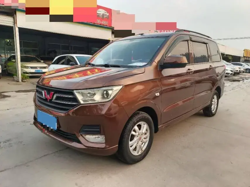 2018 WULING HONGGUANG view 1