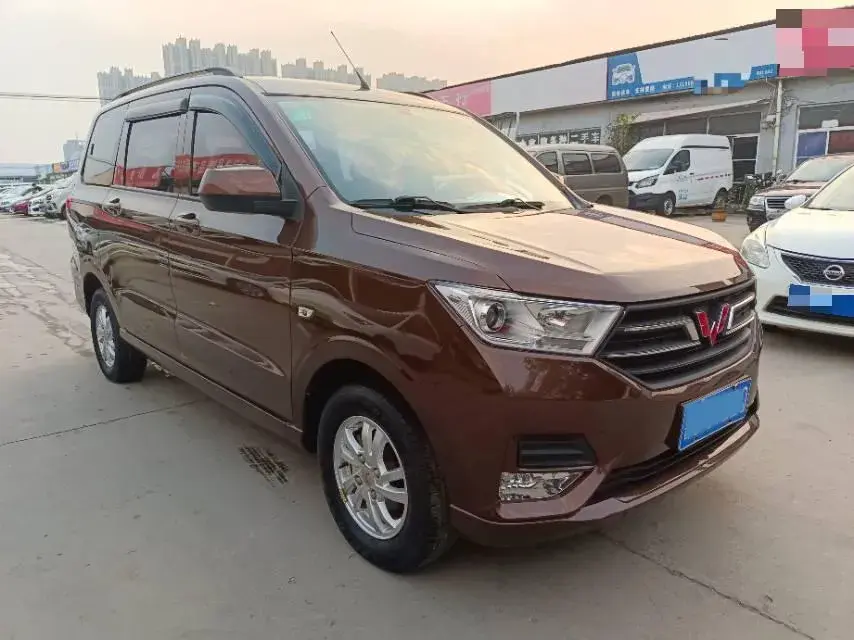 2018 WULING HONGGUANG thumbnail 3