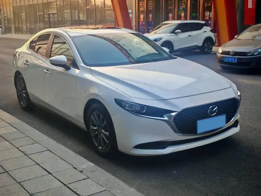 2021 MAZDA 3 thumbnail 2