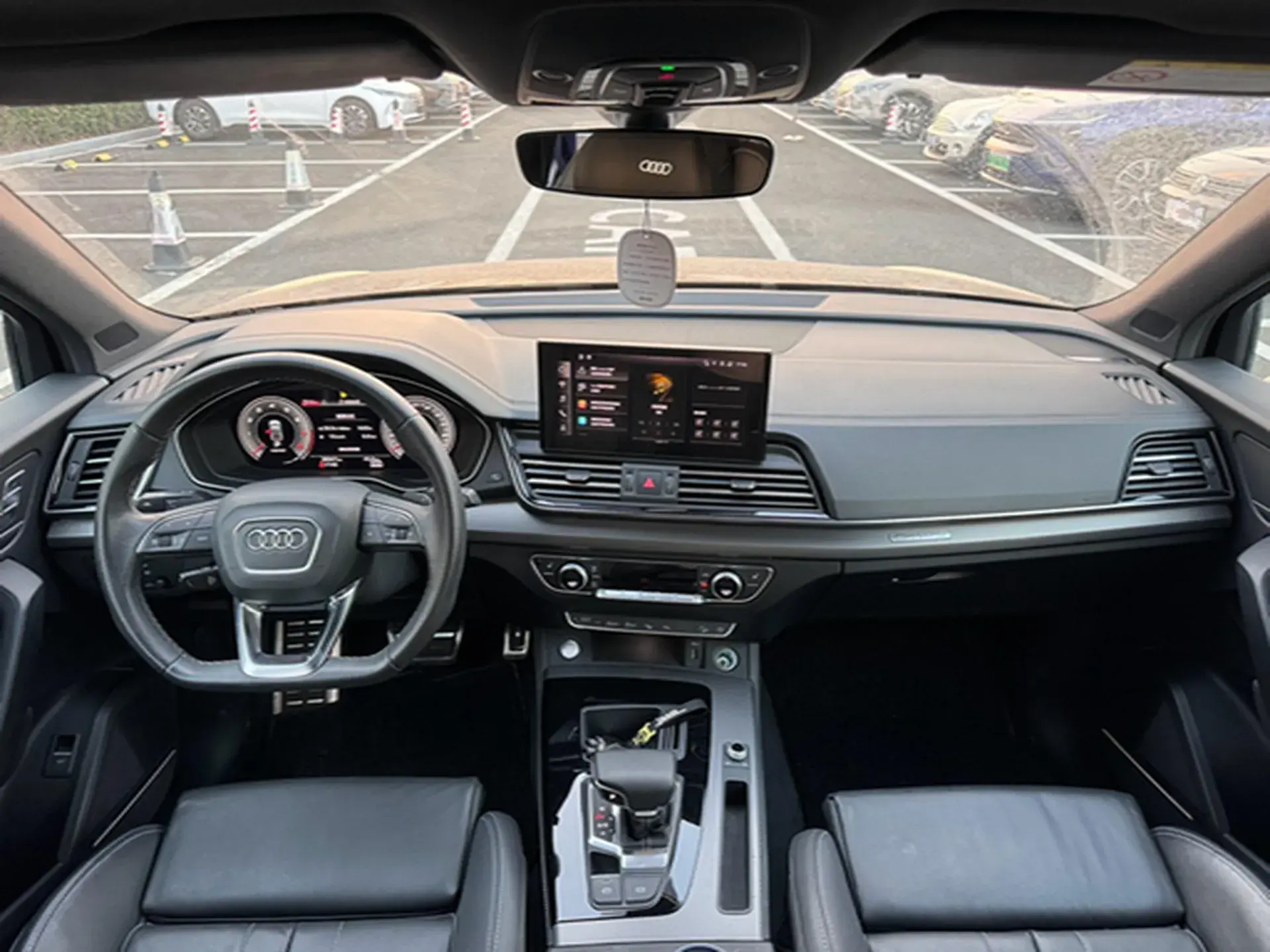 2024 AUDI Q5L thumbnail 3