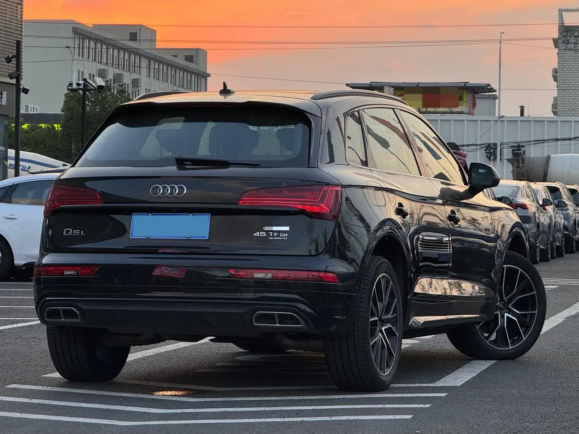 2024 AUDI Q5L thumbnail 2