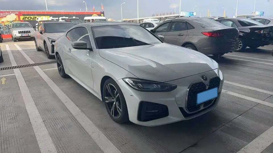 2023 BMW 2 thumbnail 4