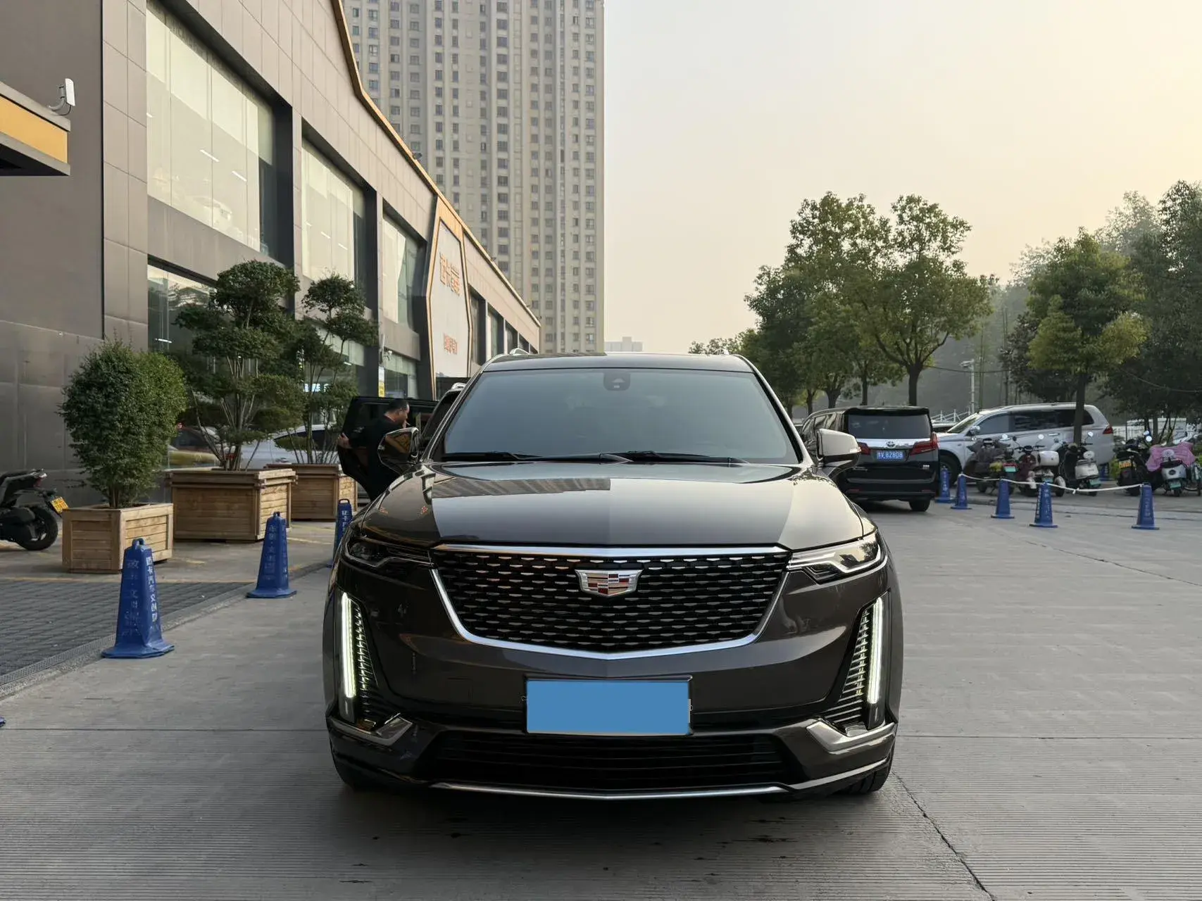 2022 CADILLAC XT6 thumbnail 2