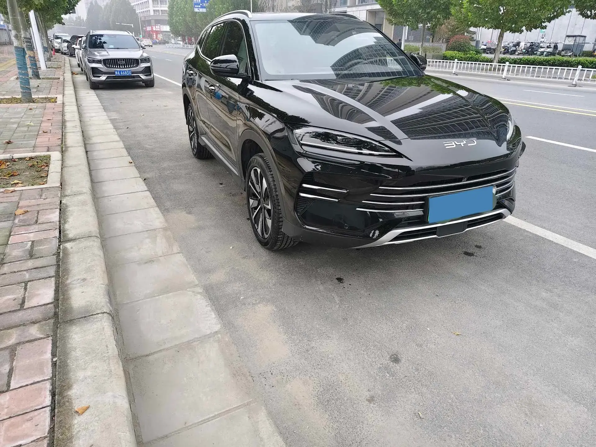 2024 BYD SONG thumbnail 3