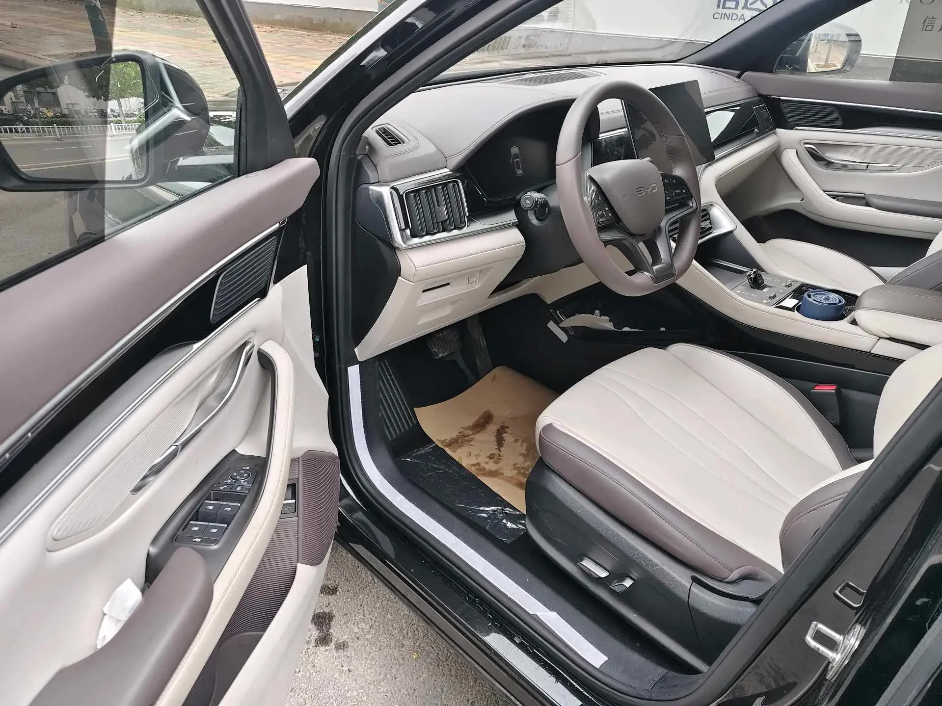 2024 BYD SONG thumbnail 4