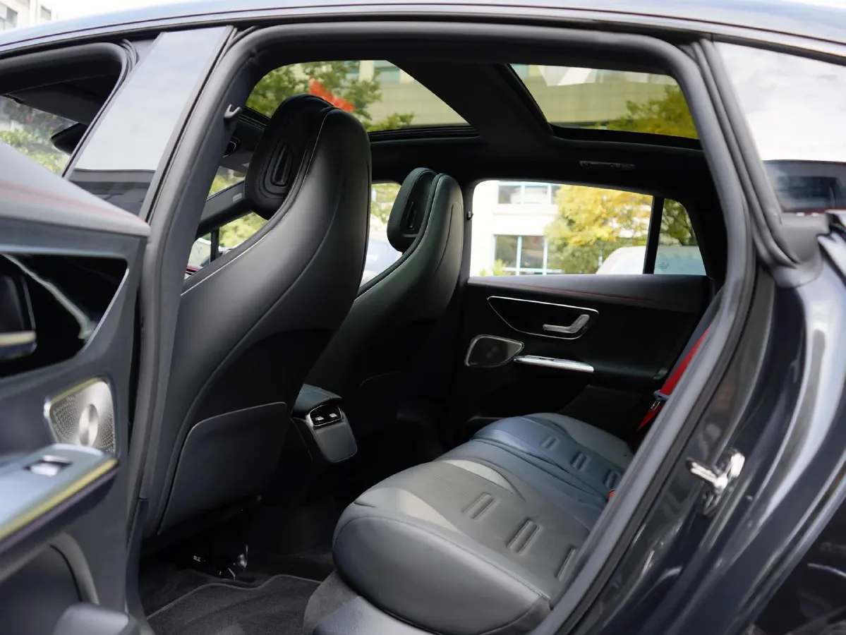 2023 Mercedes-Benz EQE AMG BEV 96.1KWH,autocango,china used car exporter,china ev exporter,chinese used car exporter,chinese used ev exporter