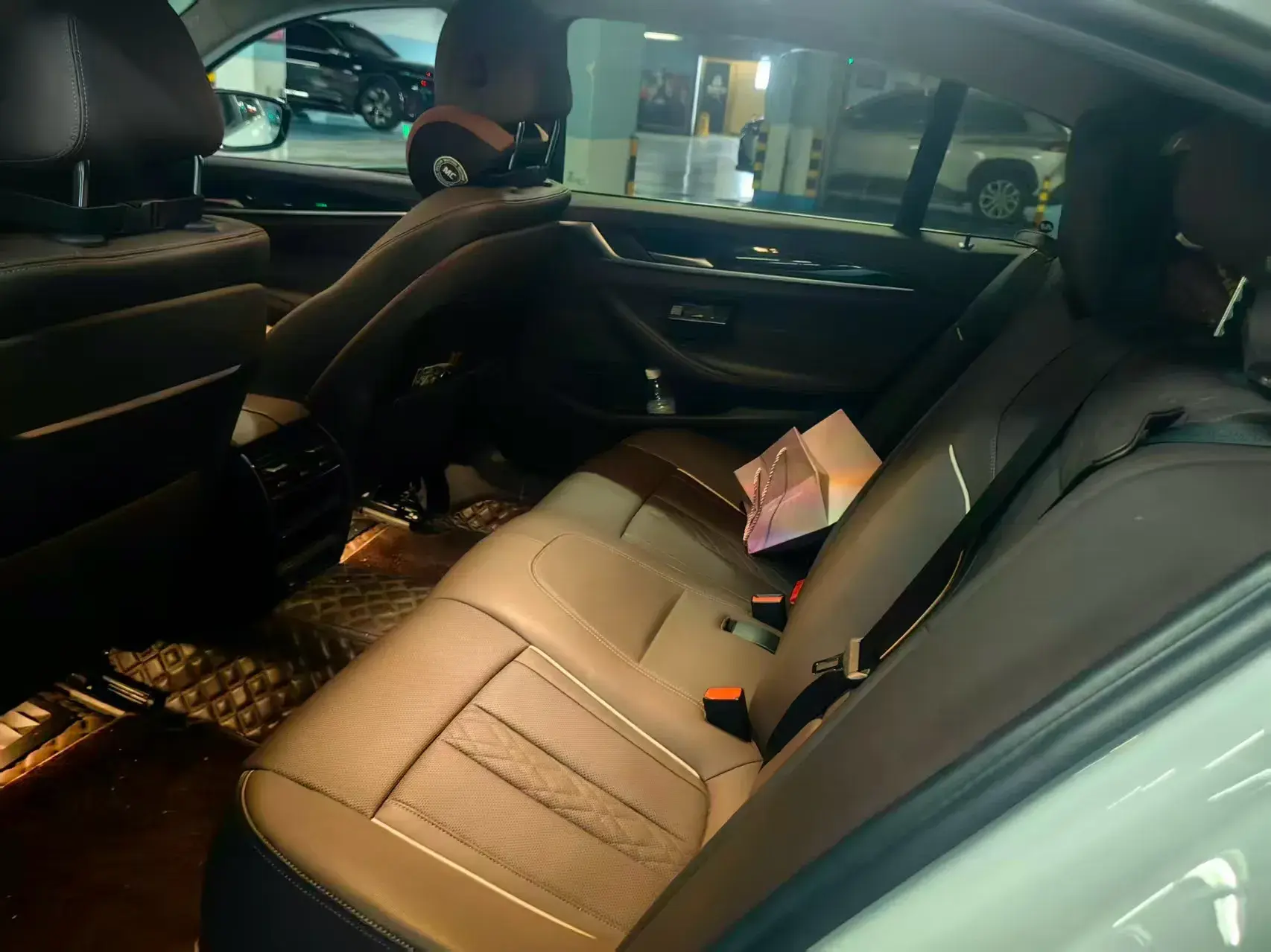 2021 BMW 5 thumbnail 3