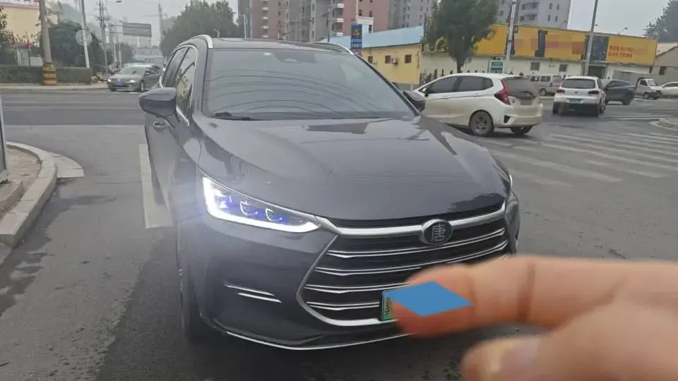 2021 BYD TANG thumbnail 3