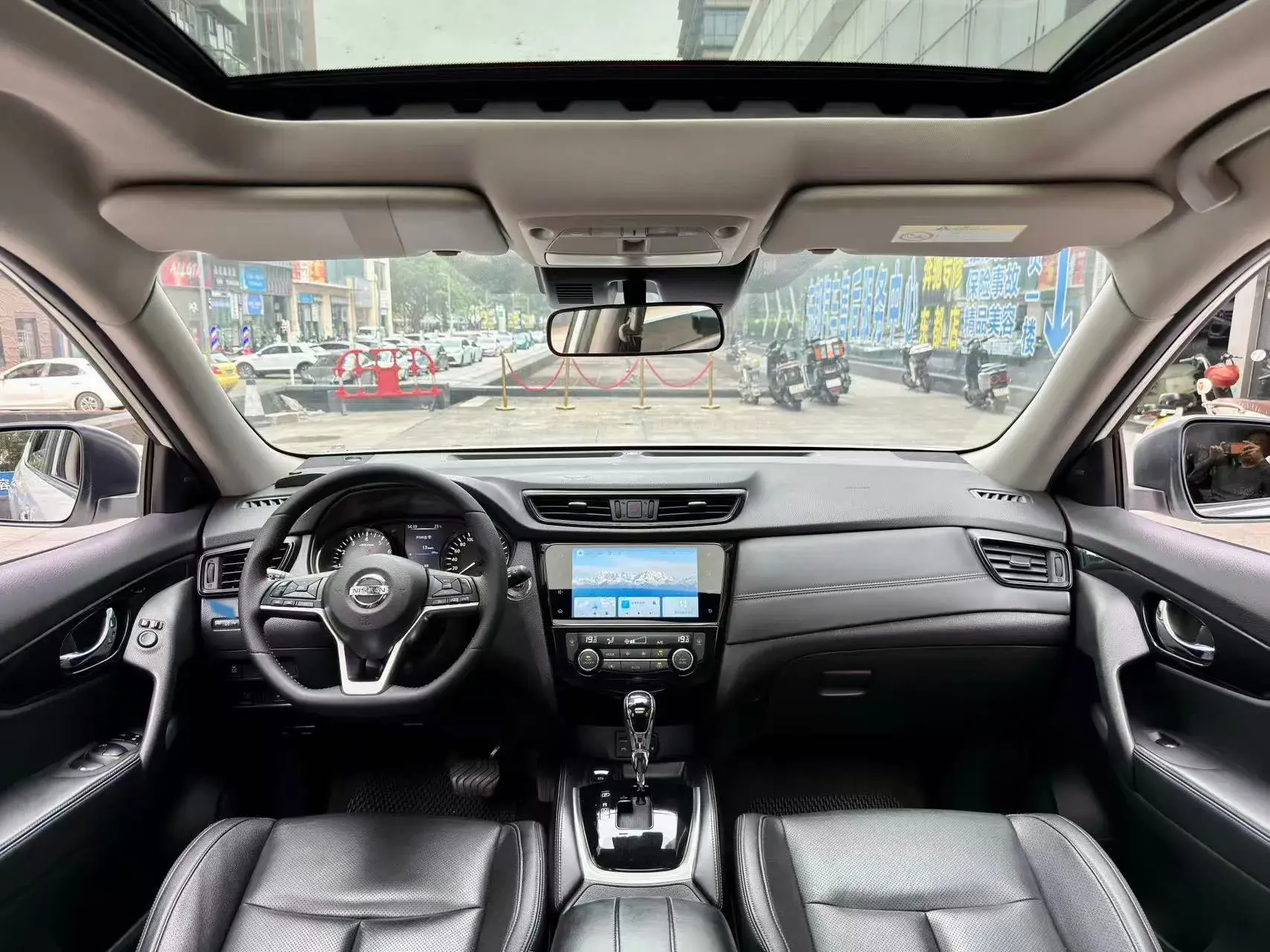 2021 NISSAN X-TRAIL thumbnail 4