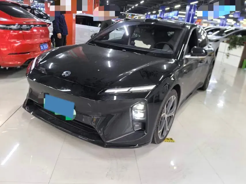 2024 NIO ET5T view 1