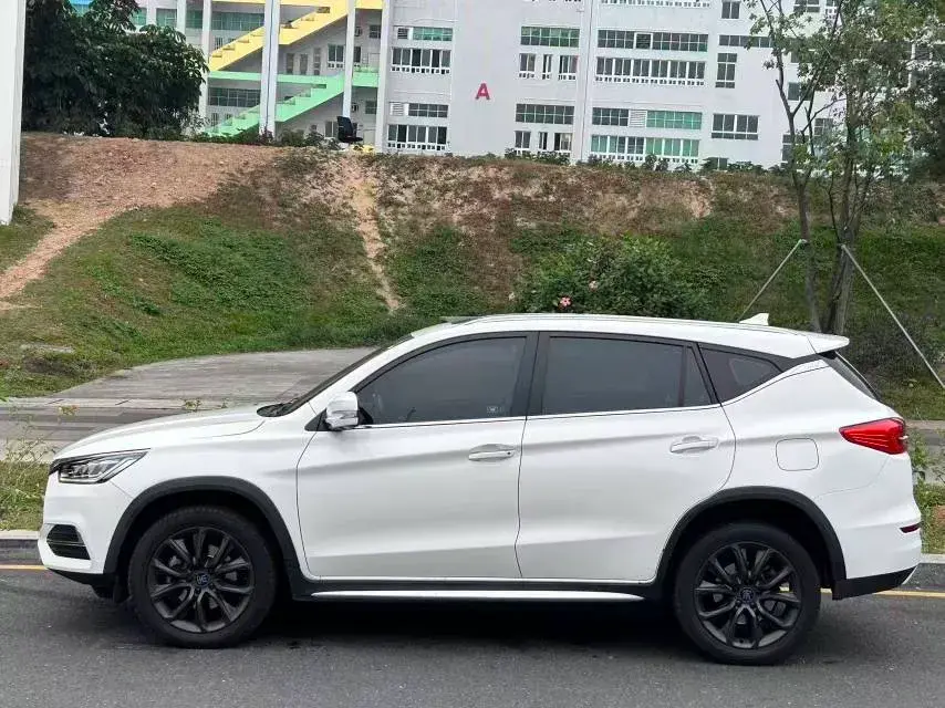 2019 BYD SONG thumbnail 2