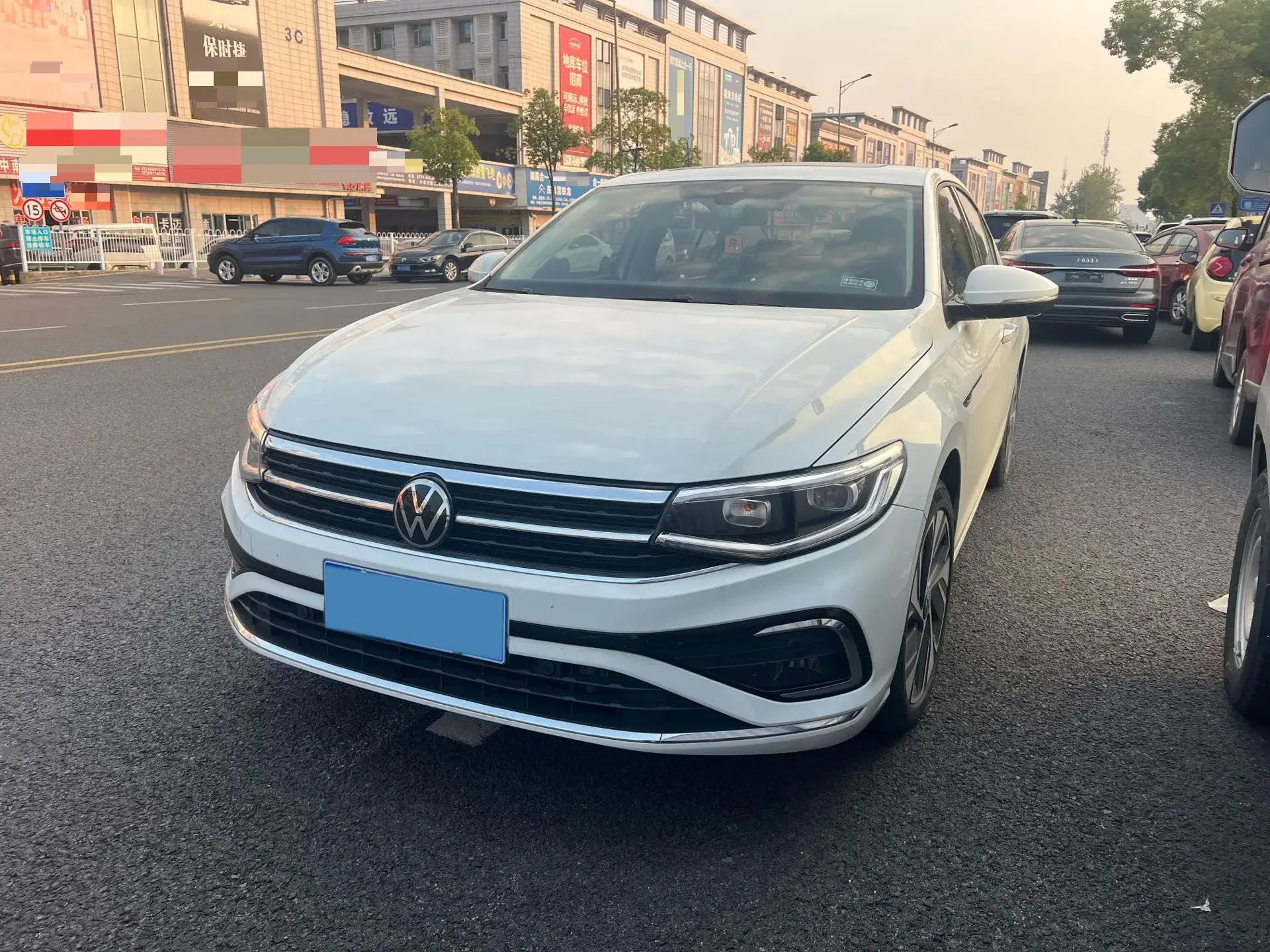 2024 VOLKSWAGEN BORA view 1