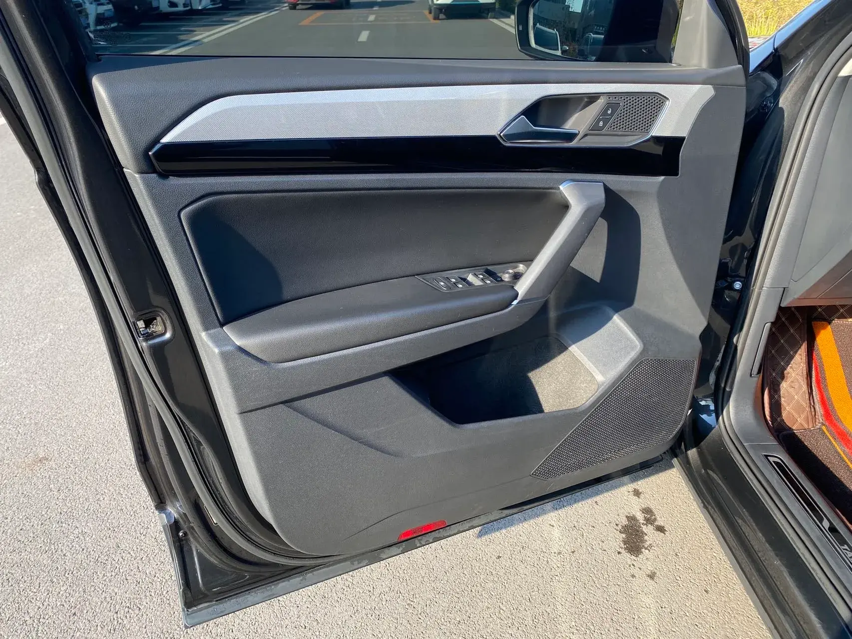 2019 VOLKSWAGEN TAYRON thumbnail 4