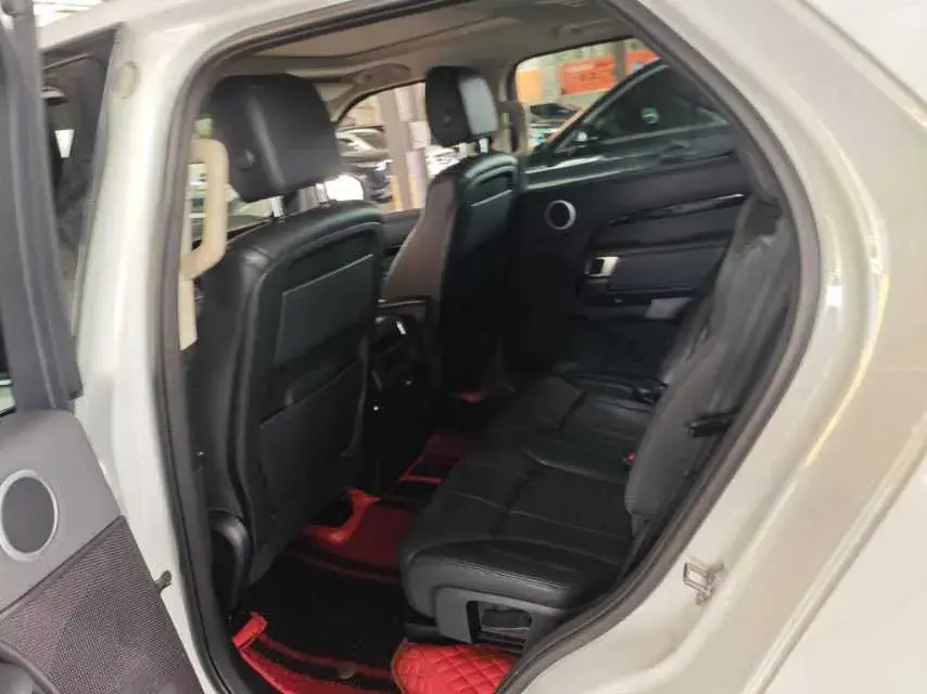 2017 LAND ROVER thumbnail 4