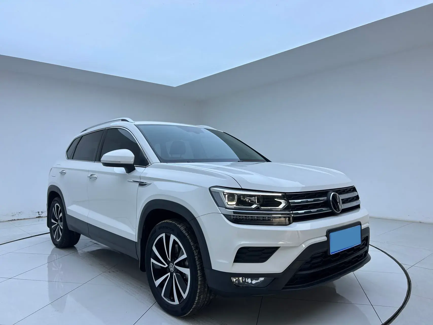 2022 VOLKSWAGEN THARU thumbnail 3