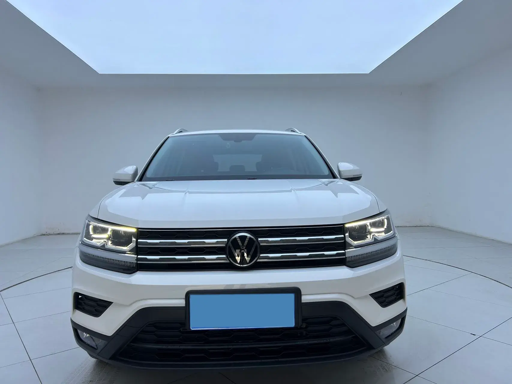 2022 VOLKSWAGEN THARU thumbnail 2