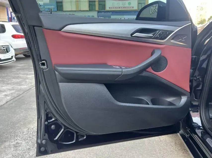 2022 BMW X4 2.0T 245HP L4 8AT,autocango,china used car exporter,china ev exporter,chinese used car exporter,chinese used ev exporter