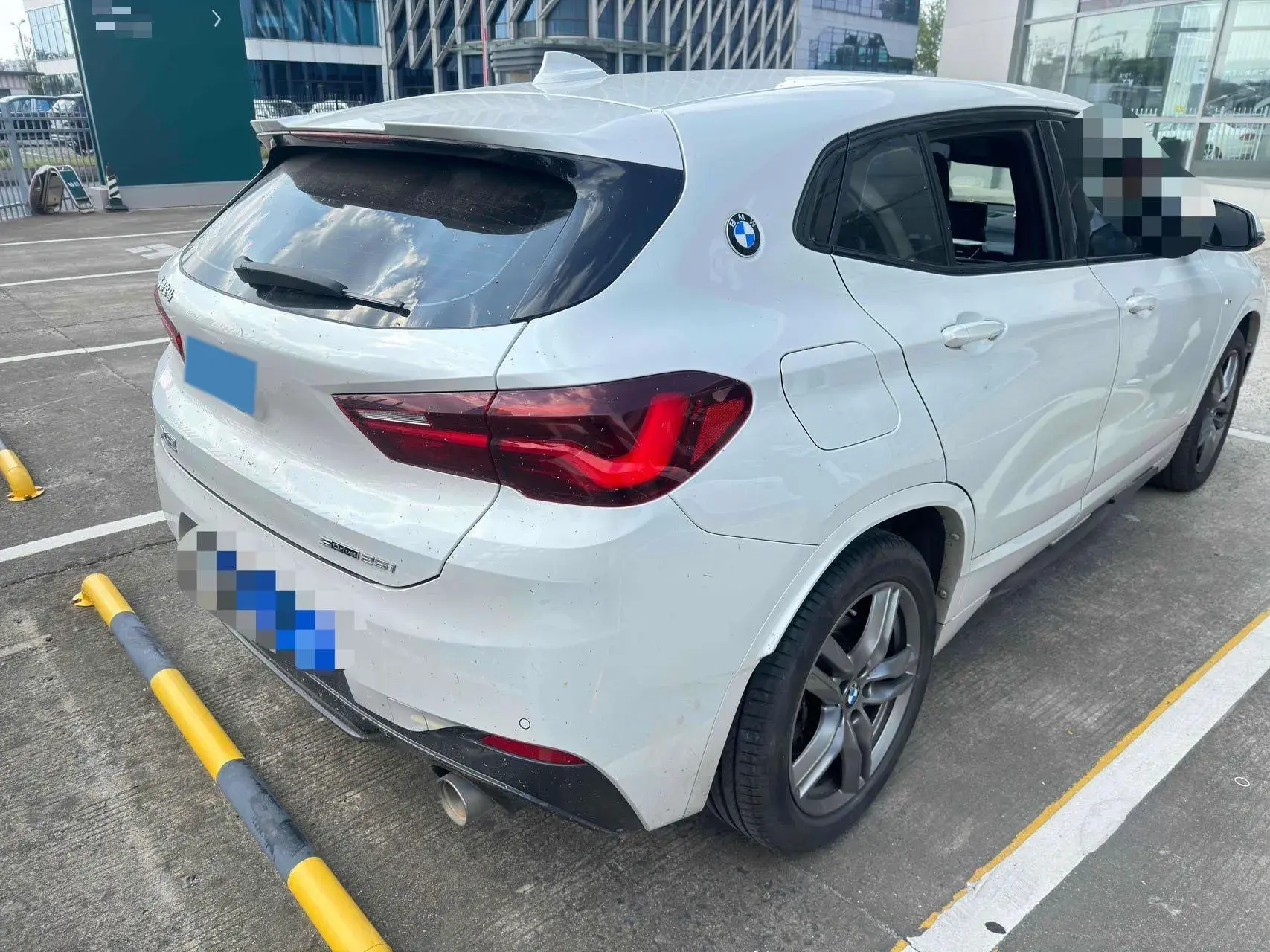 2021 BMW X2 thumbnail 2