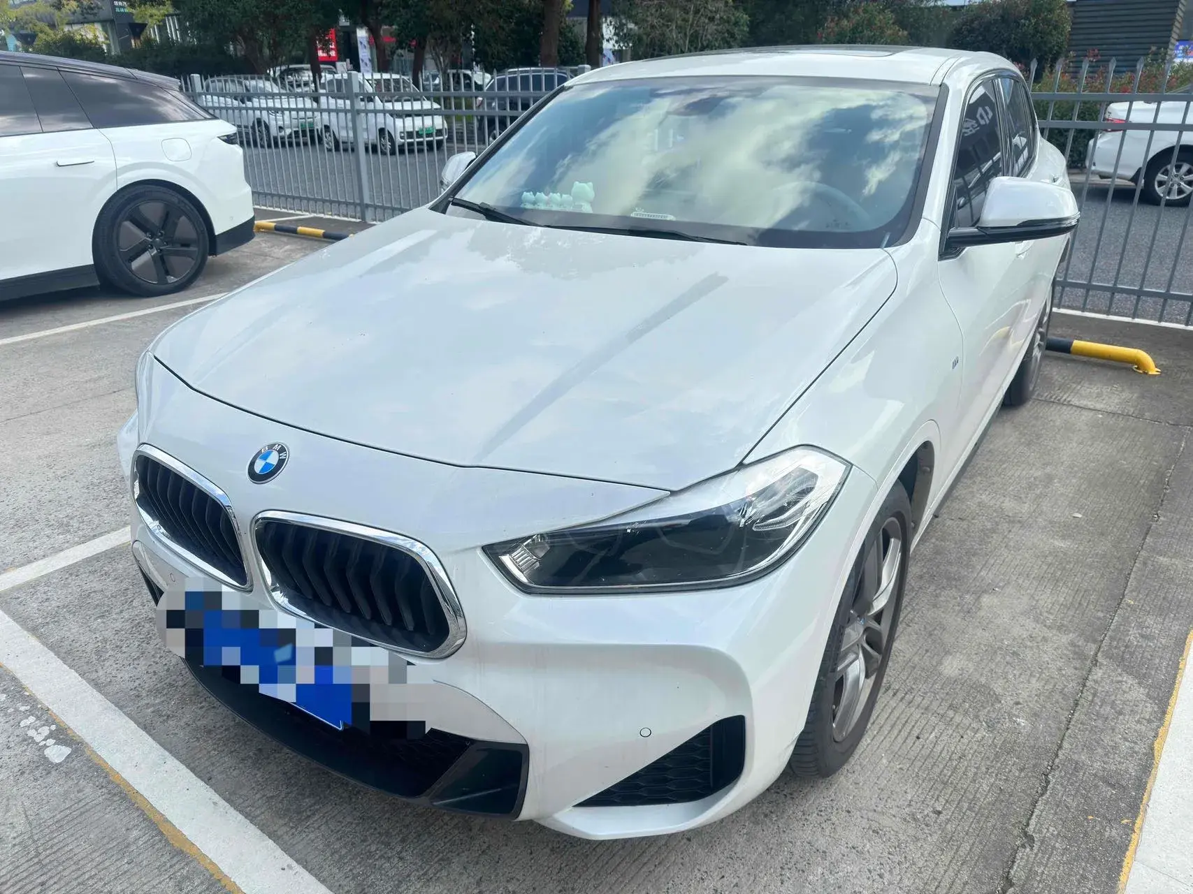 2021 BMW X2 view 1